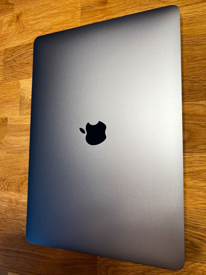 Apple MacBook Pro 13“ Space grey 16 gb 256 gb SSD Intel kein M3 in Frankenhardt
