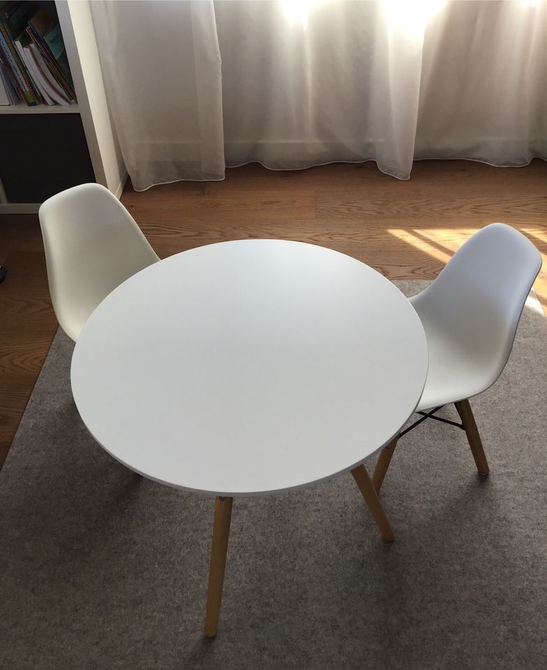 Kindertisch & 2 Stühle Design Weiß in Brannenburg