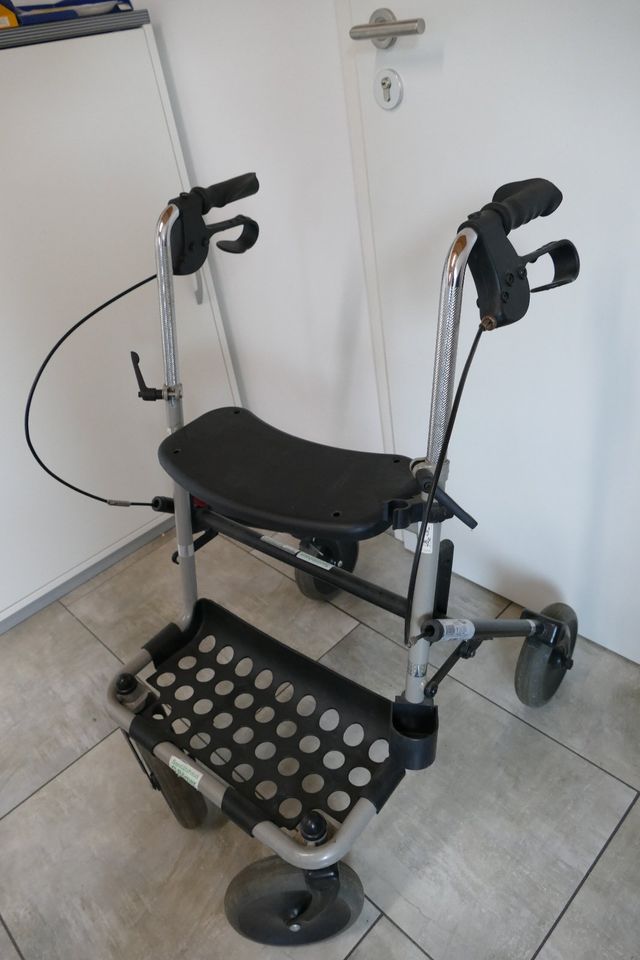 INVACARE Rollator in St. Leon-Rot