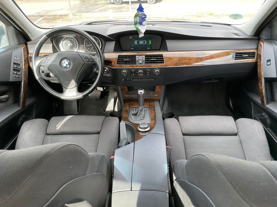 BMW E60 525D Euro4 TÜV-04/2025 Automatik Xenon Navi PDC 3/Hand in Siegen