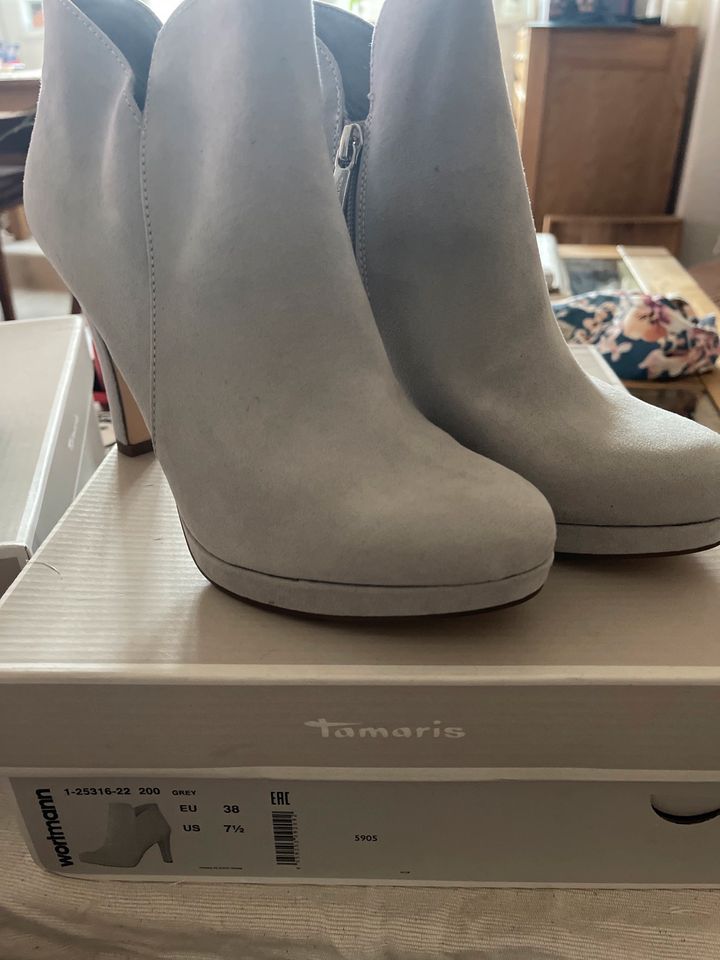 Tamaris Stiefeletten Pumps Stiefel Grau Gr.38 Neu in Berlin