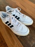 Adidas Schuhe weiß Gr. 40/2|3 Bayern - Parsberg Vorschau