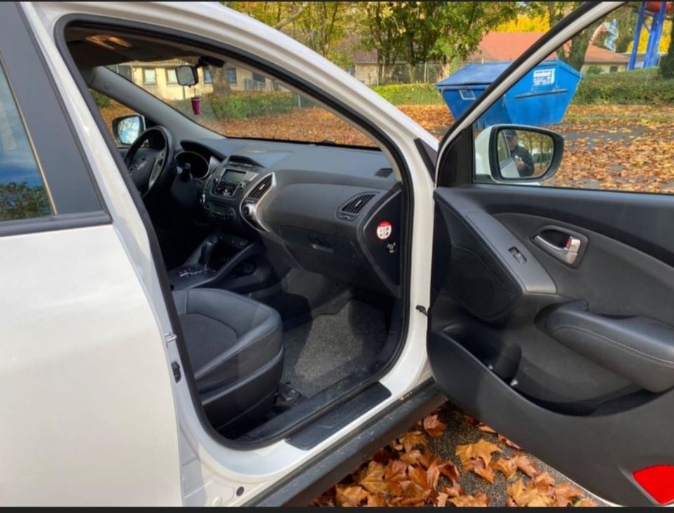 Sehr gepflegter Hyundai ix35 Automatic in Stuttgart