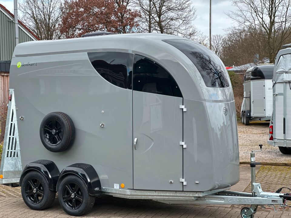 Pferdeanhänger Careliner L  Panoramadach  Sattelkammer Aluboden in Stelle