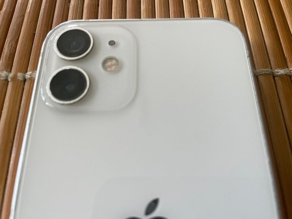 iPhone 12 Mini 64GB Weiss **DISPLAYSCHADEN** in Essen