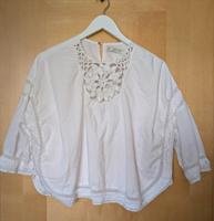Bluse mit Häkelspitze Nordrhein-Westfalen - Brilon Vorschau