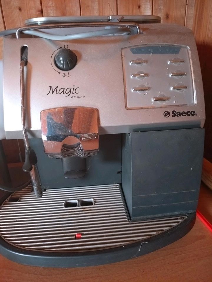 Saeco Magic Deluxe Kaffeevollautomat in Essen