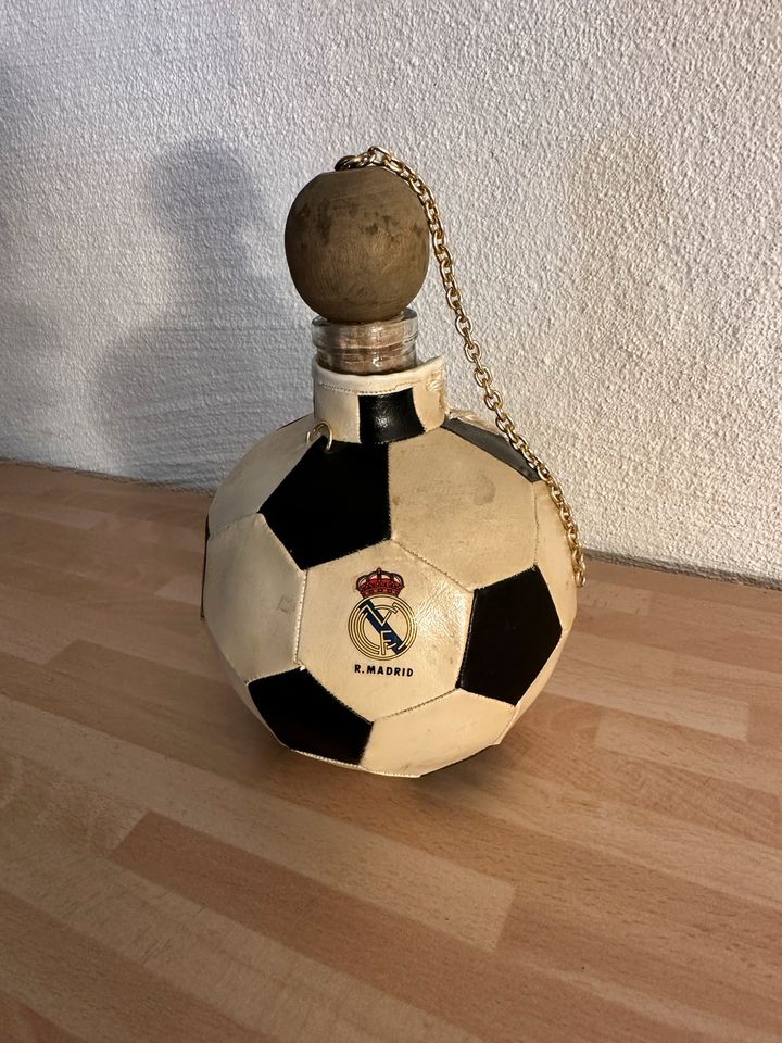 Original Real Madrid Souvenir Antik Rarität Fußball in Liebstadt