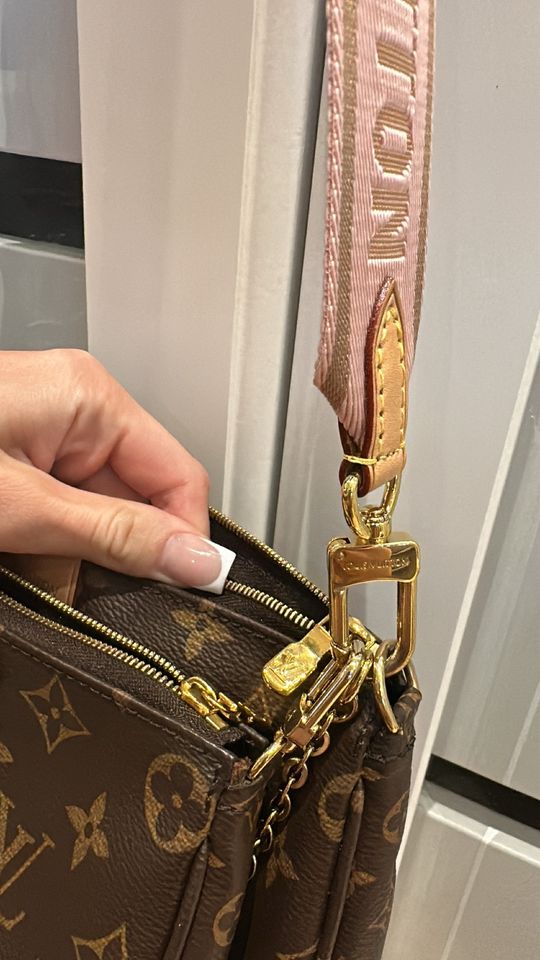 Louis Vuitton Multi Pochette in Berlin