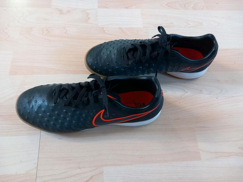 Nike Hallenfußballschuhe Herren in Bayern - Kempten | eBay Kleinanzeigen  ist jetzt Kleinanzeigen