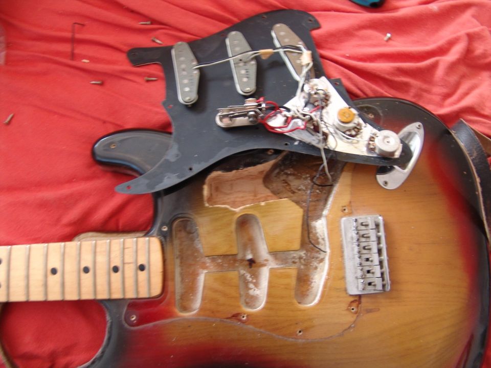 Fender Stratocaster USA 3-tone sunburst hardtail Bj. 1976 in Inning am Ammersee