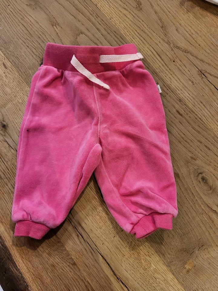 Pinke Jogginghose in Töging am Inn