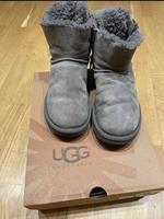Original UGG Boots Classic Mini Double Zip grau Gr.39 Essen - Huttrop Vorschau