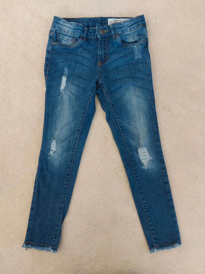 Jeans * Größe 134 in Fürstenzell