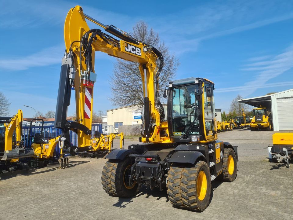 Mobilbagger JCB Hydradig 110W in Bad Schwartau