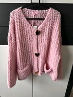 Strickjacke in Rosa mit Herzknöpfen Sachsen-Anhalt - Köthen (Anhalt) Vorschau
