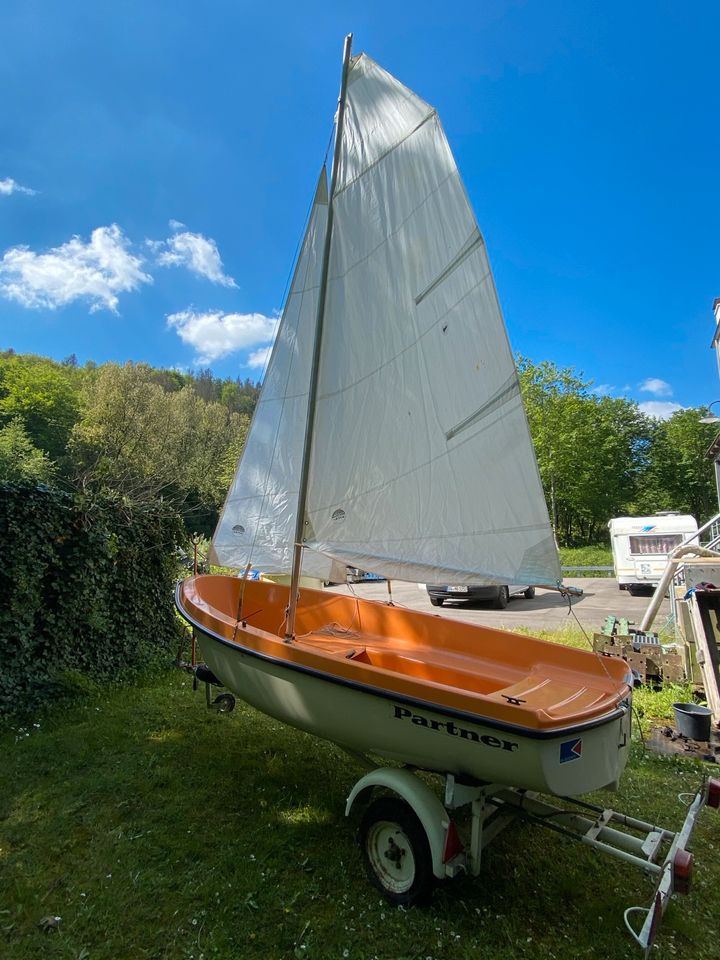 Gut erhaltene Klepper Partner Jolle mit Trailer und TÜV in Solingen