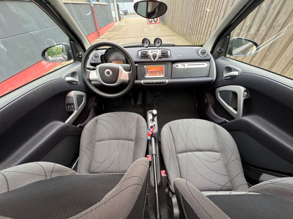 Smart ForTwo Passion SHZ KLIMA NAVI DZ & UHR ALU´S in Castrop-Rauxel