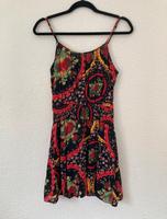 Kleid Rosen Muster aus Brasilien S neuwertig 100% Viskose Baden-Württemberg - Albstadt Vorschau