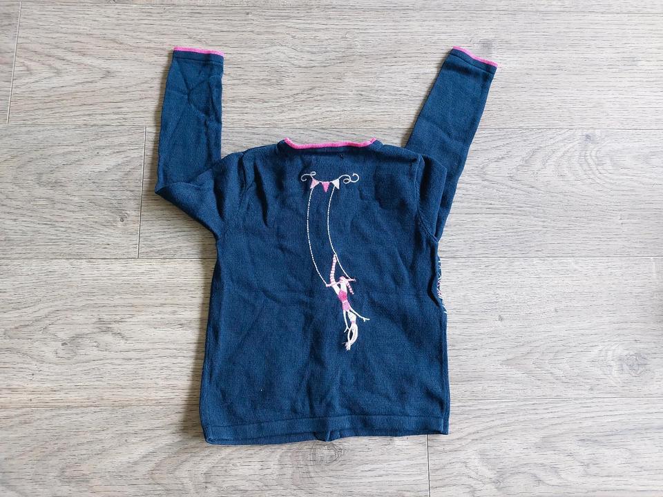 ☆wunderschöne Strickjacke m Stickerei Zirkus ☆ Gr. 98 ☆ Bobster in Enger