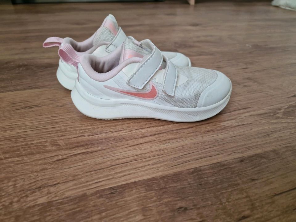 Nike Schuhe Mädchen 27 in Lüdinghausen