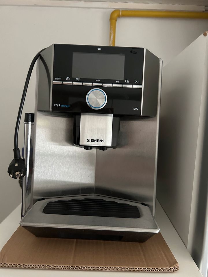 Siemens EQ9 Connect Kaffeevollautomat in Bad Salzuflen