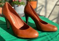 Edle, neue Plateau-Pumps aus Leder v. Buffalo in cognac-braun, 37 Kr. München - Neubiberg Vorschau