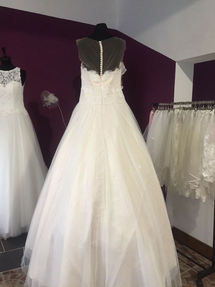 Brautkleid, Hochzeitskleid auch in großen Größen in Metelen