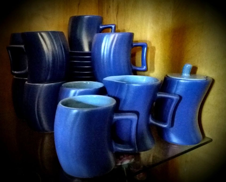 Kaffee oder Tee Geschirr, moderne Form, blau in Moormerland