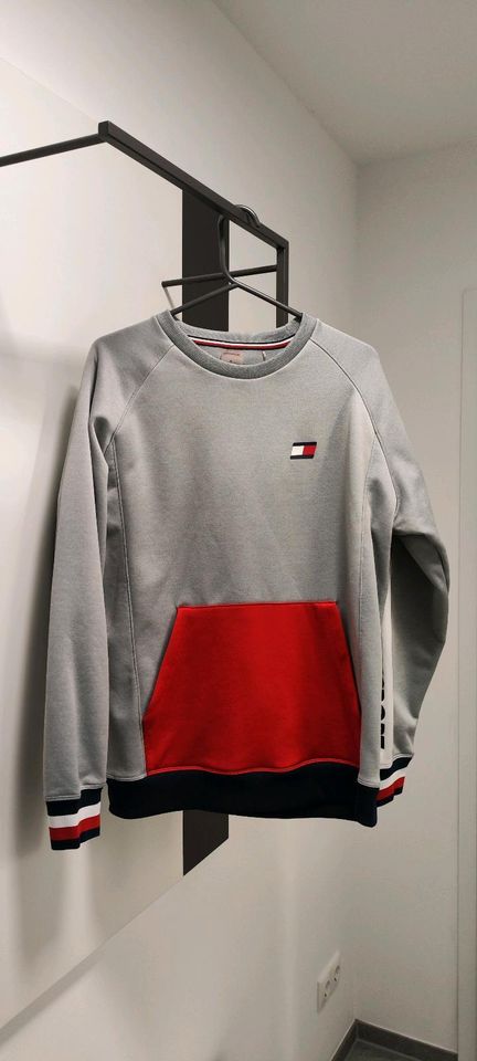 Tommy Sport Pullover in Mömlingen