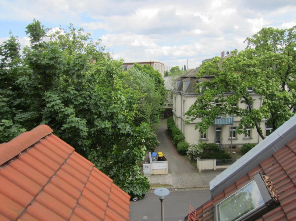 Zentral und ruhig gelegene hübsche 2 Zi. Dachgeschosswohnung in Dresden