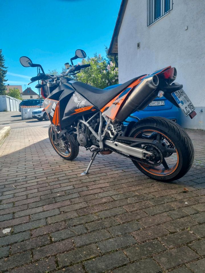 KTM 950 SM in Erdweg