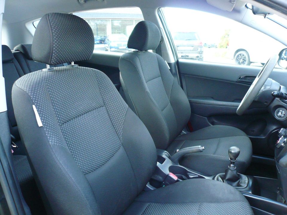 Hyundai i30 cw Classic-Klima-TÜV NEU in Schneeberg