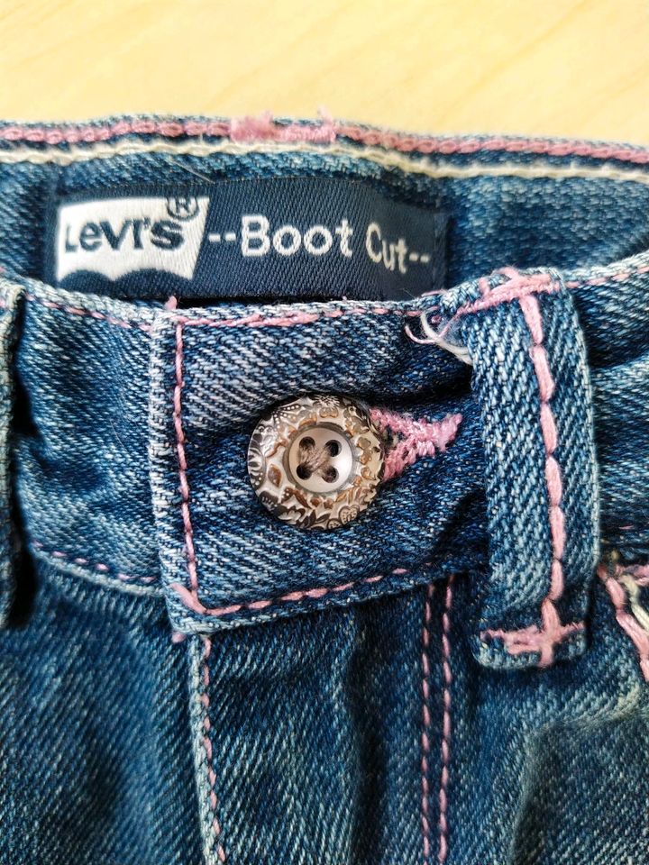 Levis Boot Cut Jeans Größe 80 in Halle