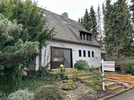 Geräumiges Einfamilienhaus mit einer Garage, Schwimmbad und großem Garten in Dortmund-Groppenbruch in Dortmund