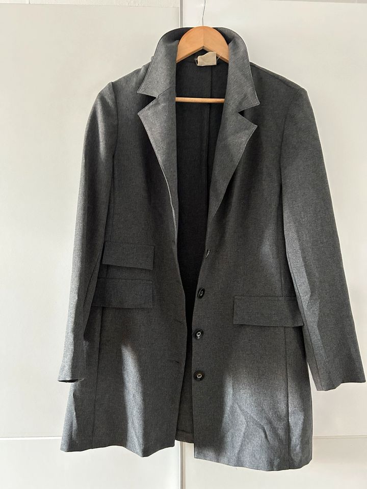 Blazer grau mit Schulterpolstern in Hage