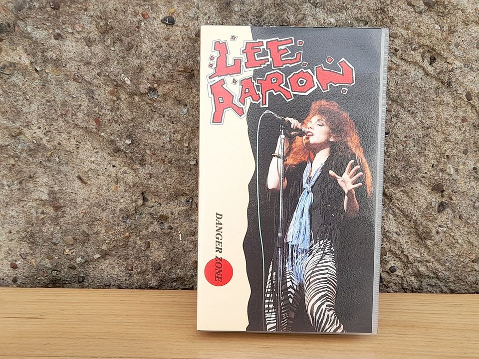 Lee Aaron VHS Videokassette "Danger Zone" in Ispringen