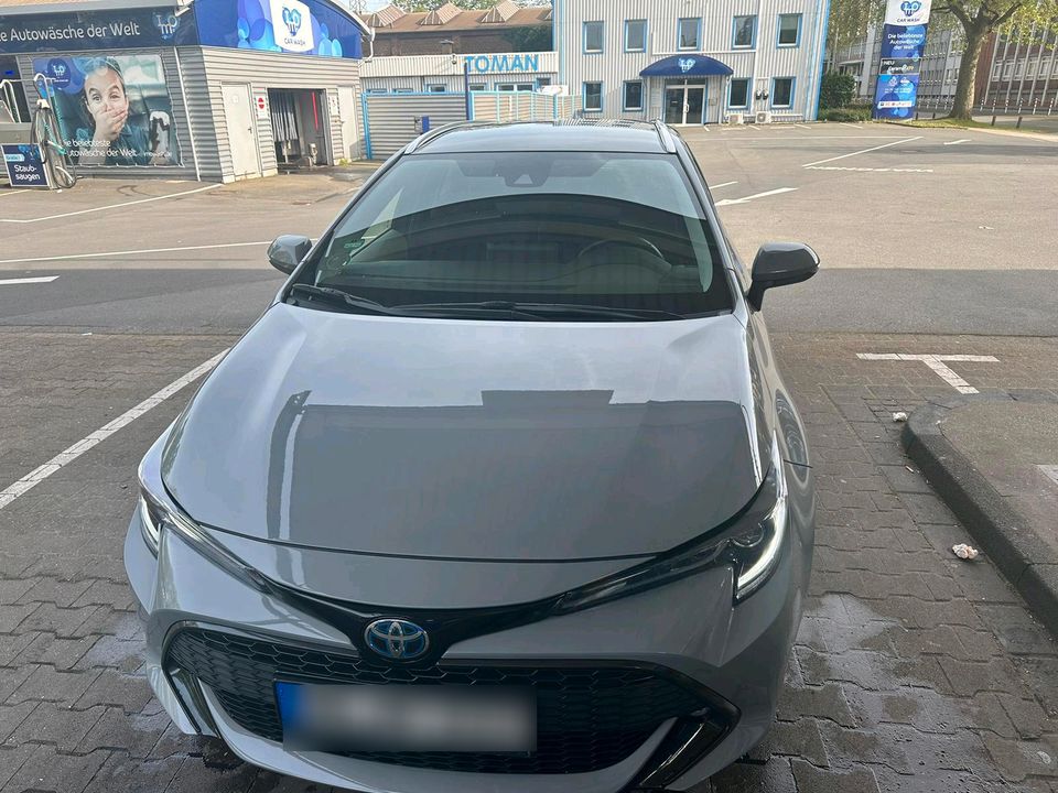 Toyota Corolla  2023  Haybrid Neu Tüv 2026 in Mülheim (Ruhr)