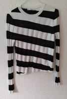 Pulli "MANGO" Gr. M schwarz-weiß NEU Hessen - Rodgau Vorschau