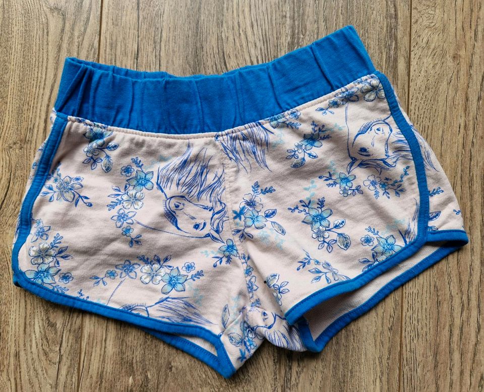 Kurze Mädchen- Baumwoll-Sporthose mit Spirit-Motiv, Größe 98-104 in Berlin