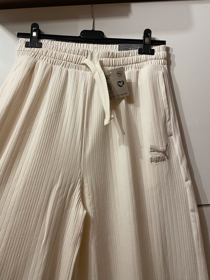 Original CLASSICS PANTS - Hose frosted ivory Puma S Neu, Etikett in Düsseldorf