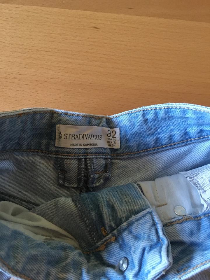 Stradivarius Shorts Gr 32, Jeans Hotpants Gr xs (Gr 152/158) in Damme
