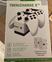 X Box One Controller Ladestation Twin Charge 2 Akkus und Kabel Niedersachsen - Oldenburg Vorschau