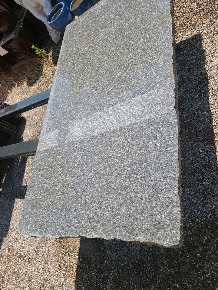 Steinplatte. Marmoriert. in Bötzingen