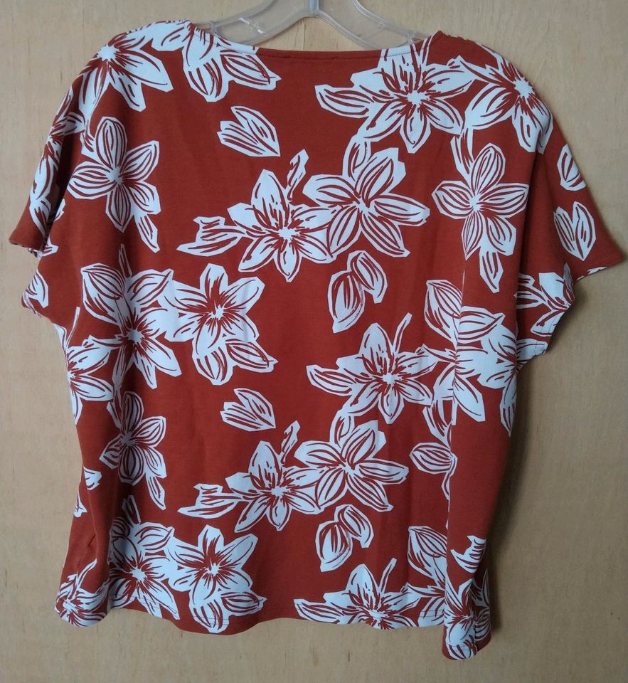 Shirt mit stilisierten Blüten Bio-Baumwolle Hess Natur Gr. 42 in München