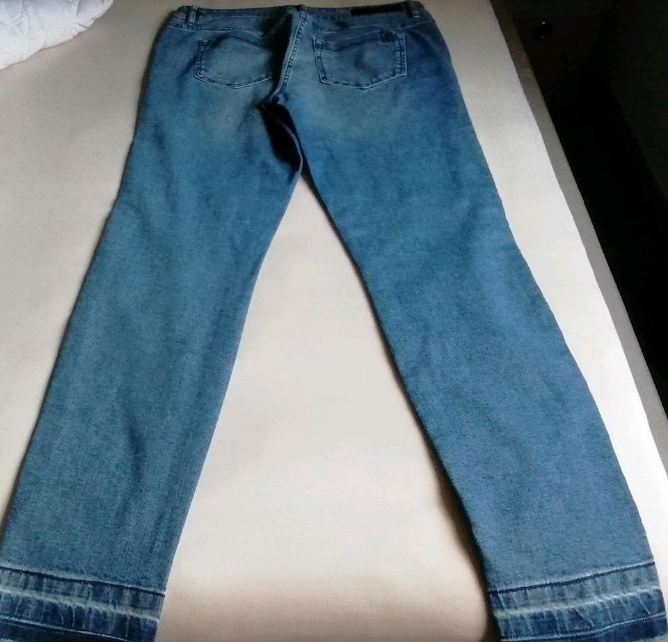 Luisa Cerano Jeanshose * Gr. 40 * neu * blau in Leipzig