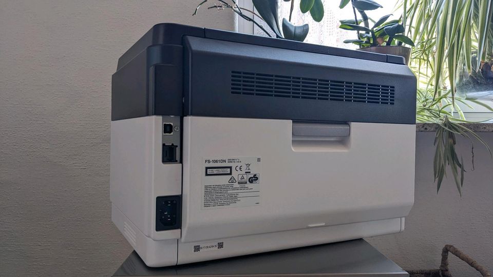 Kyocera Laser Drucker FS-1061DN s/w OVP top in Hilchenbach