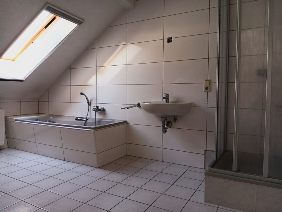 T:29.05.!#individuell*schick*sanierte Dachgeschoss 3,5 Zi-Wohnung mit Dusche+Wanne+Wohnküche!#LPZ226HH in Dresden