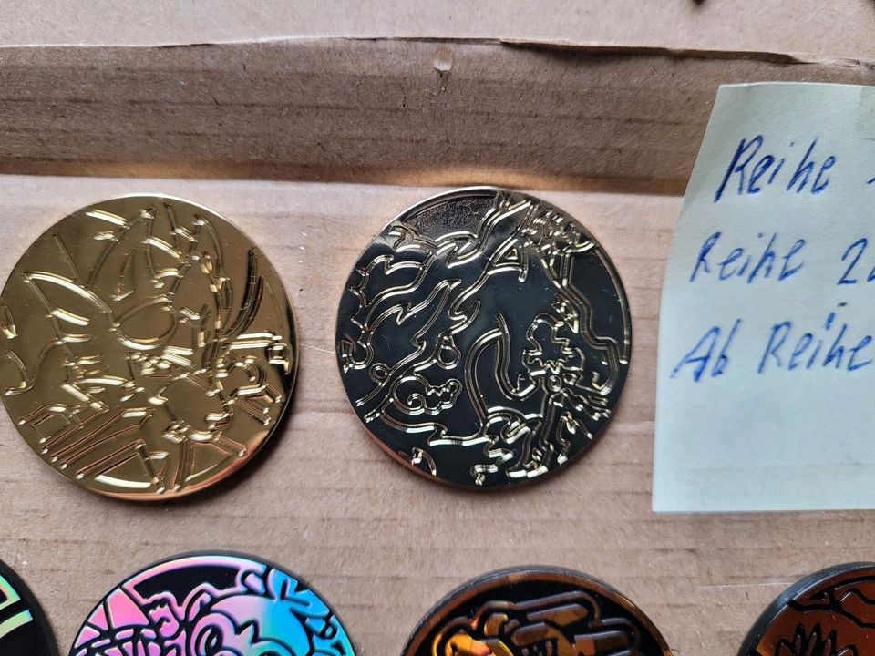 Pokemon Pin und Münzen aus Karten Kollektion Koffer Top erhalten in Berlin