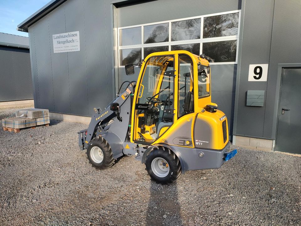 Radlader Eurotrac W 11 Vollkabine Kubota Motor Neu Hoflader in Auderath